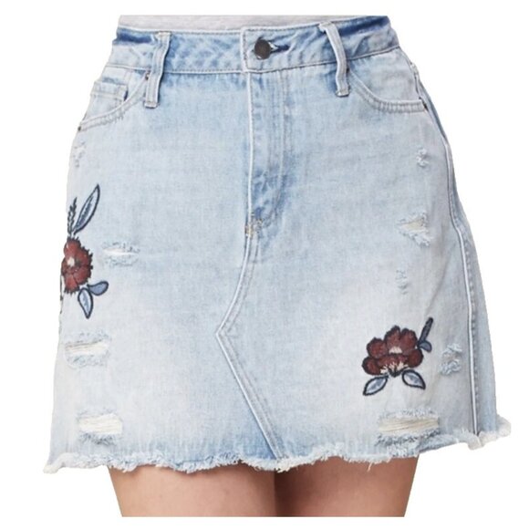 Altard State Distressed Denim Skirt Embroidered Flower Design Size 30 Mini Jean - Picture 7 of 7